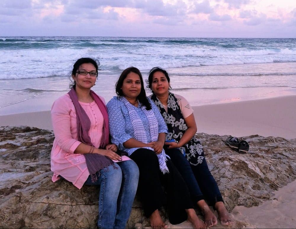 Voluptuous bhabhi from Dhaka, Bangladesh. No one could resist to pound this bhabhi????