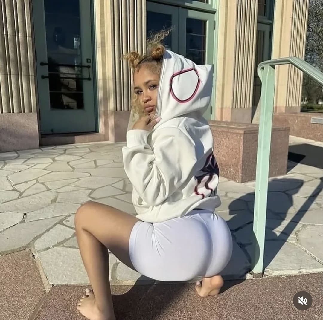 Click to view full size I’d Kill To Be Them White Shorts ??