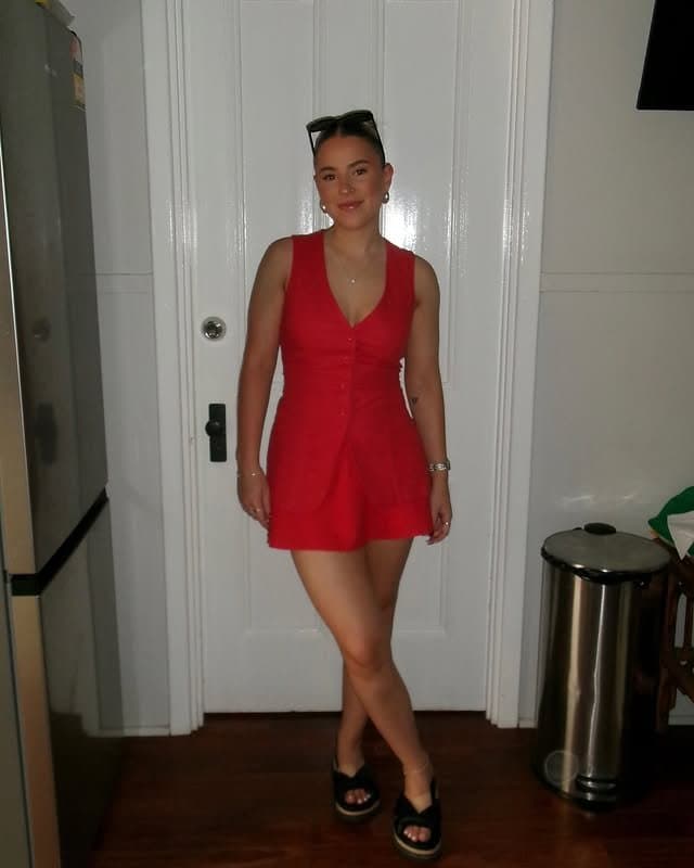 Sexy busty blonde teen Ashlyn