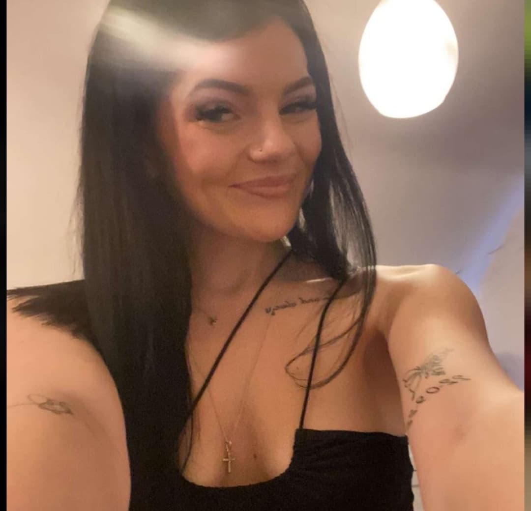 Attention seeker slut Kelsey and her tight body ? its gooning time