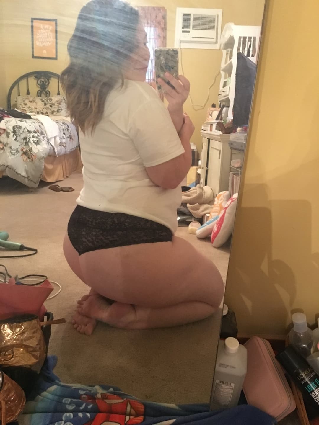 Chubby slut in lace panties