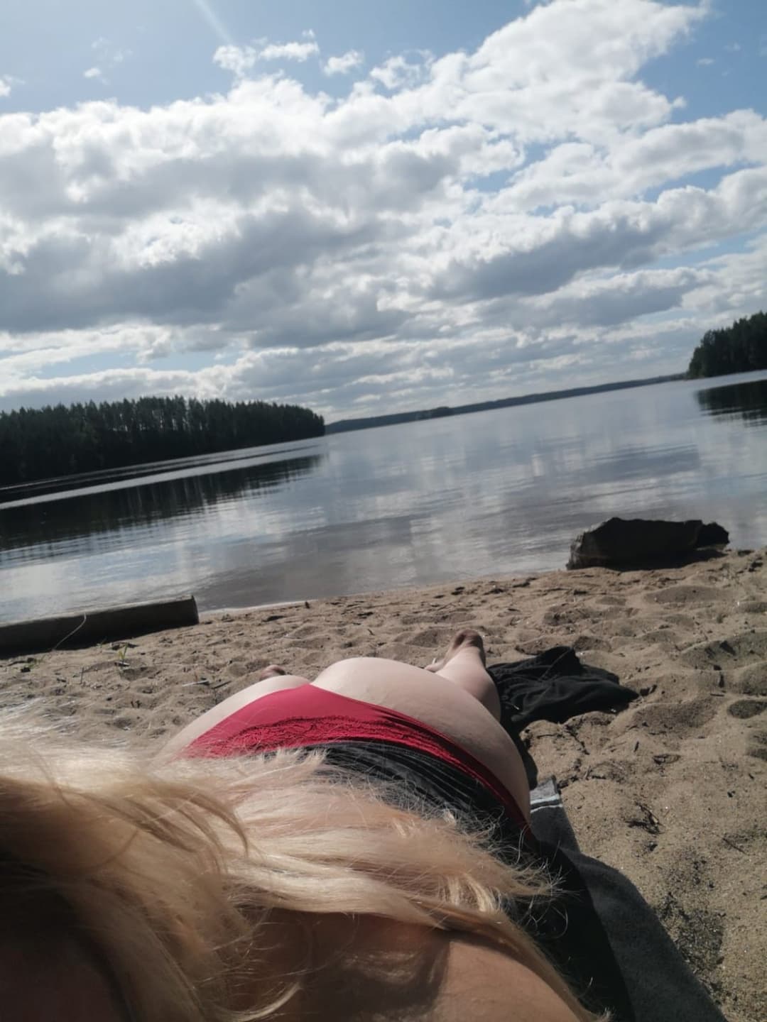 Blonde slut from Finland loves to show her curvy body