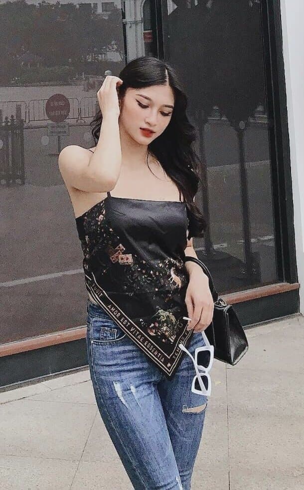 Click to view full size Voyeur Toilet Hidden Cam,Pretty Asian VietNam Girl Shitting And Masturbation