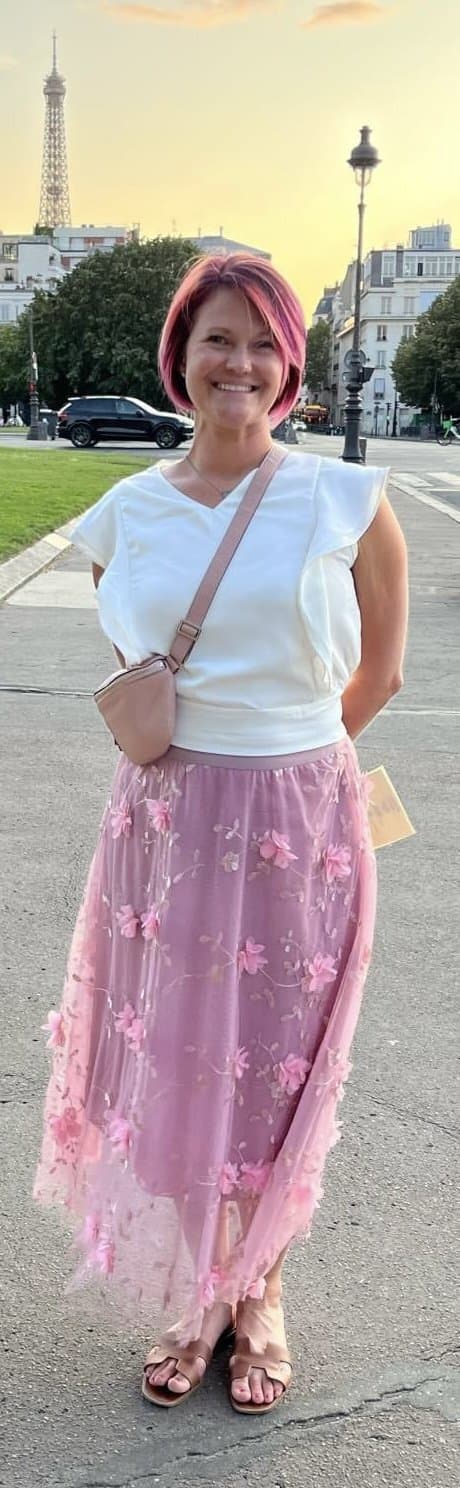 A Miss Texas winner & a few mid housewives get wet, wild & naked at spring break