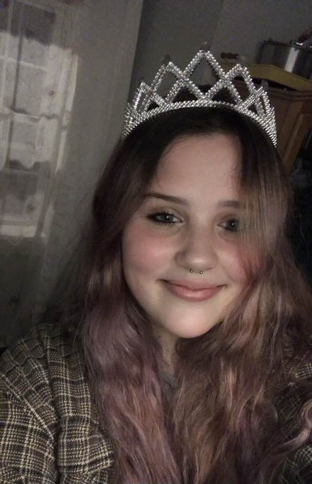 Avery 21 years old from Chicago