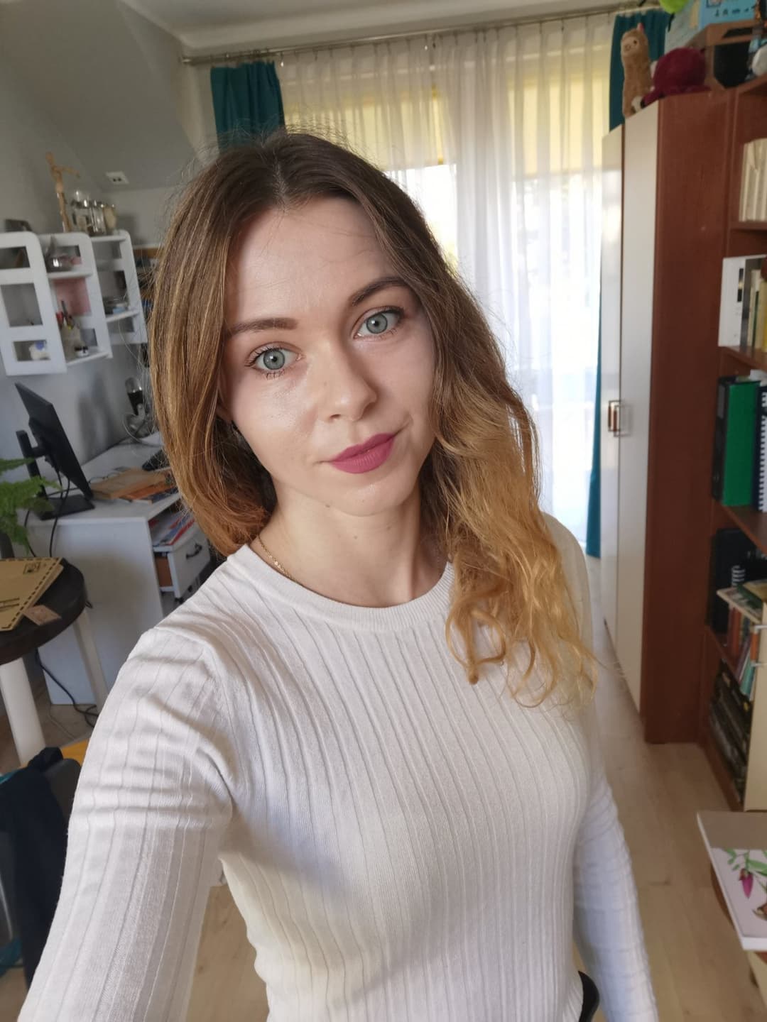 Horny flight attendant knows her charms