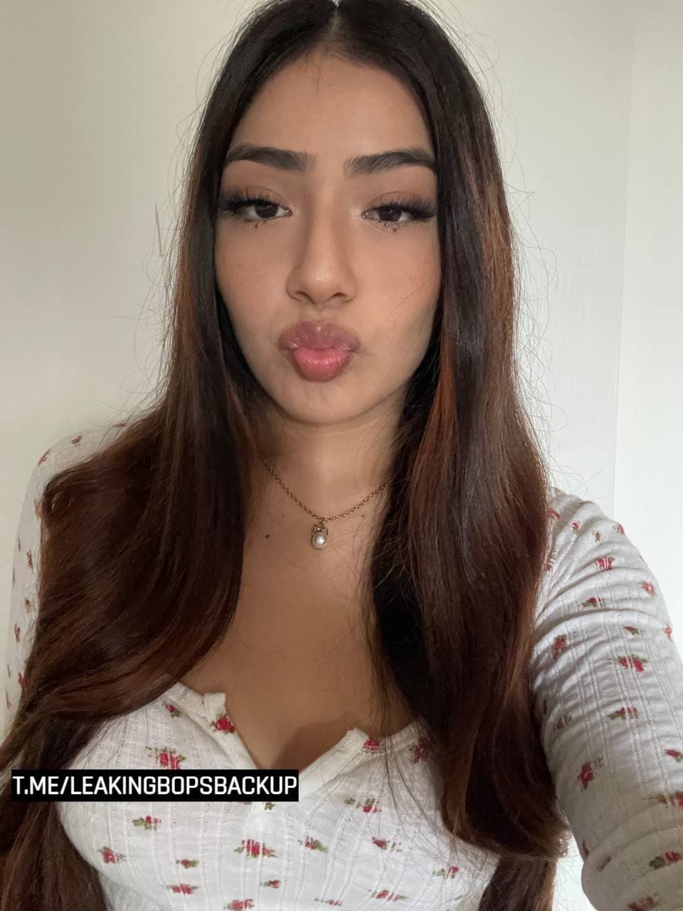 Stunning latina slut sends me her ass pics and shaking her boobs