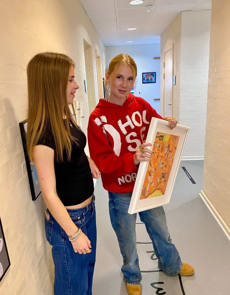 Pics and creepshots of classmates