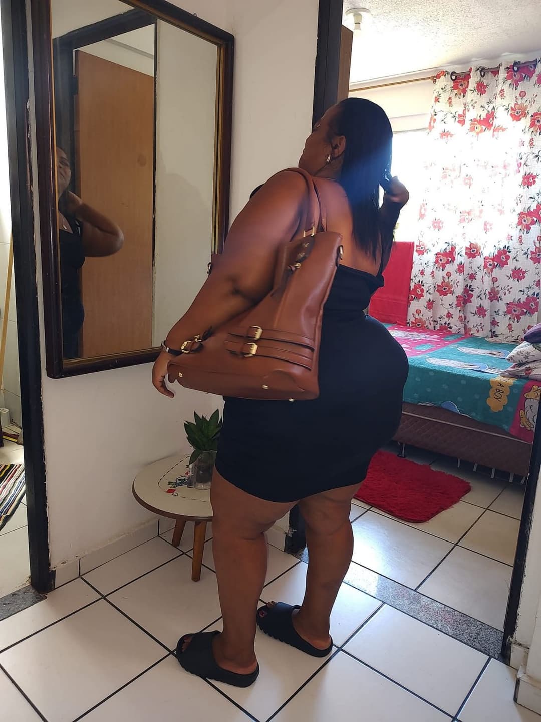 Click to view full size LATINA THICK JUICY CHUNKY SSBBW BIG ASS BOOTY