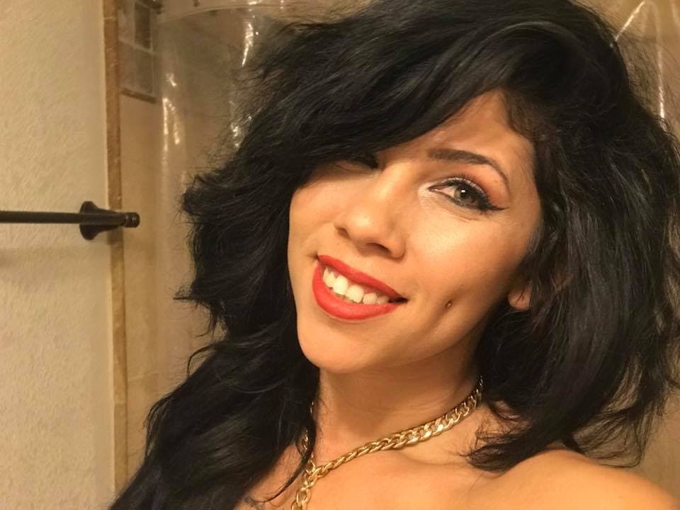 Wonder if this "Cindy" was thinking about her belly dancing or stand up act with his dick up her ass