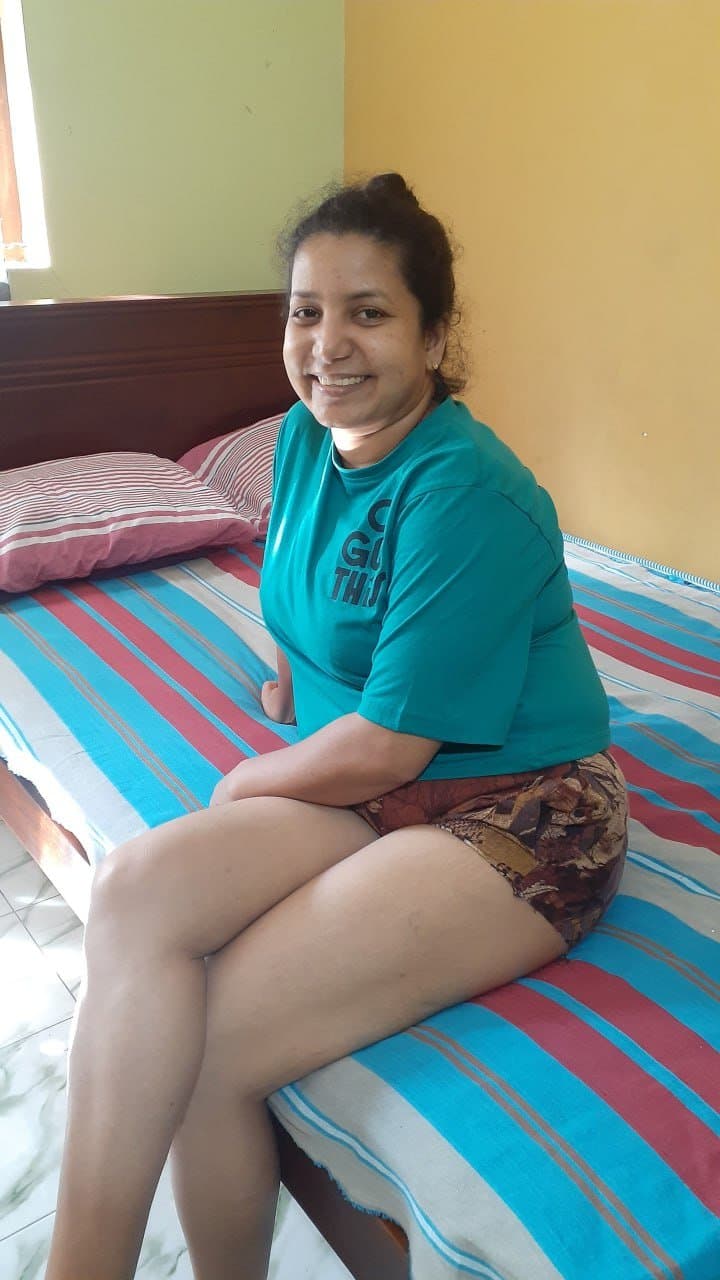 Click to view full size Kerala aunty hot shoot