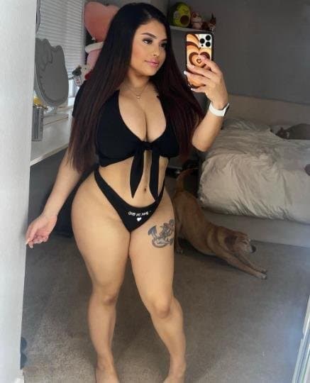 Thick Latina long ass tongue sloppy ass throat BBC IPHONE REPAIR GUY HOOKED ME UP