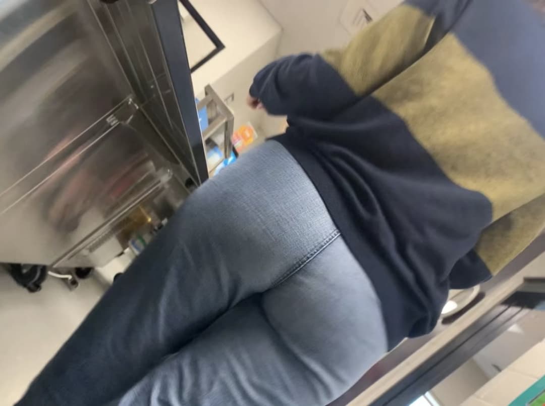 Sexy Teens Ass + Face Pics