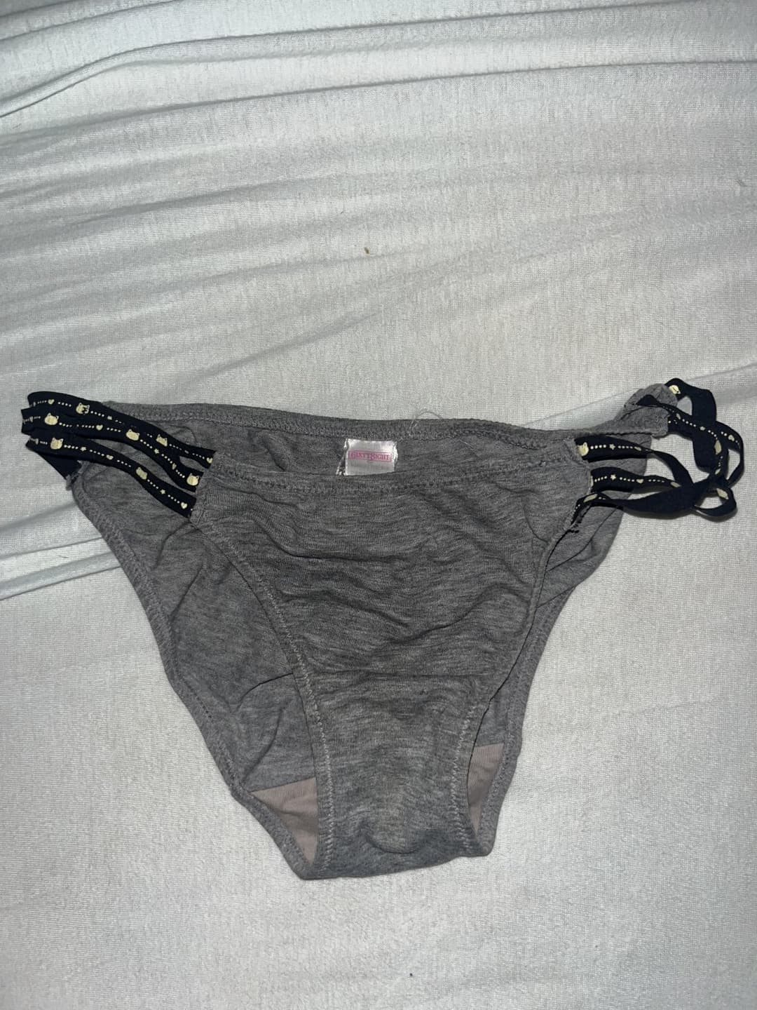 First time meeting my friend’s slutty teen sister and stole her panty, gonna edge and cum in it