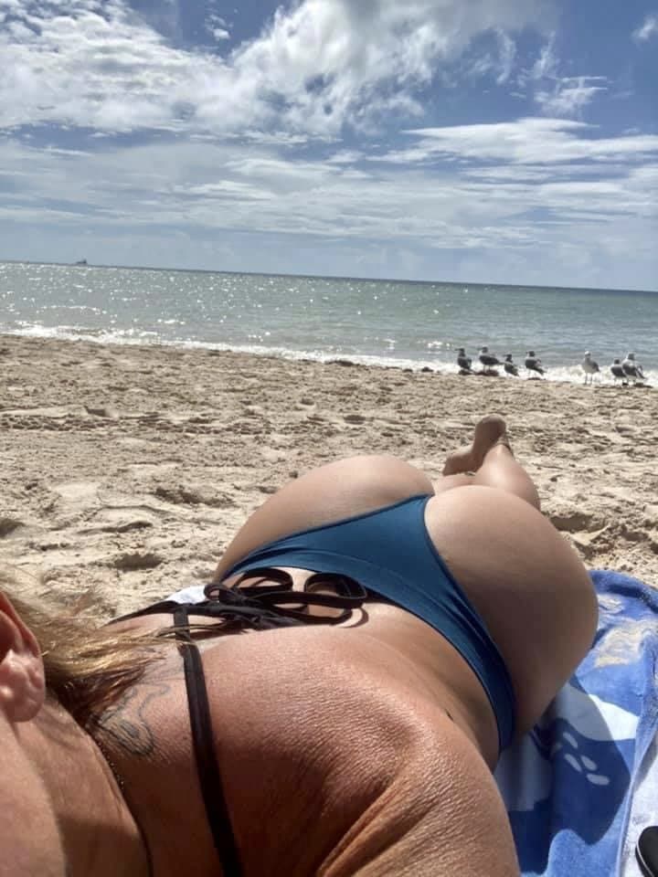 Fun milf shows the internet how much she loved getting naked on camera & in public