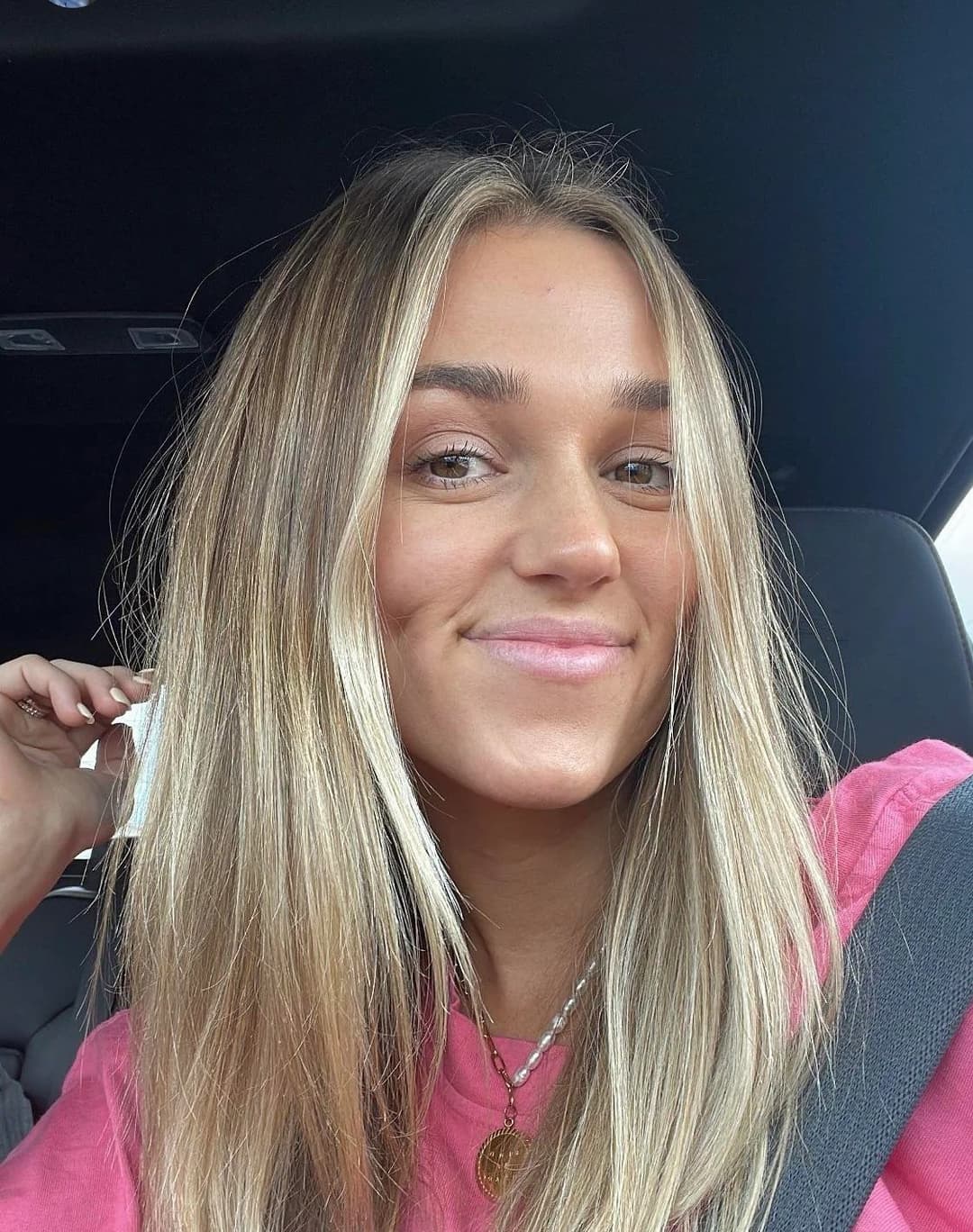 Christian slut Sadie Robertson likes creampies and making babies. She is a milf cum whore