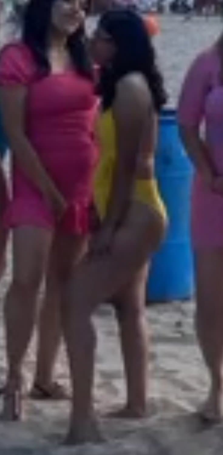 Click to view full size Bffs?❤️