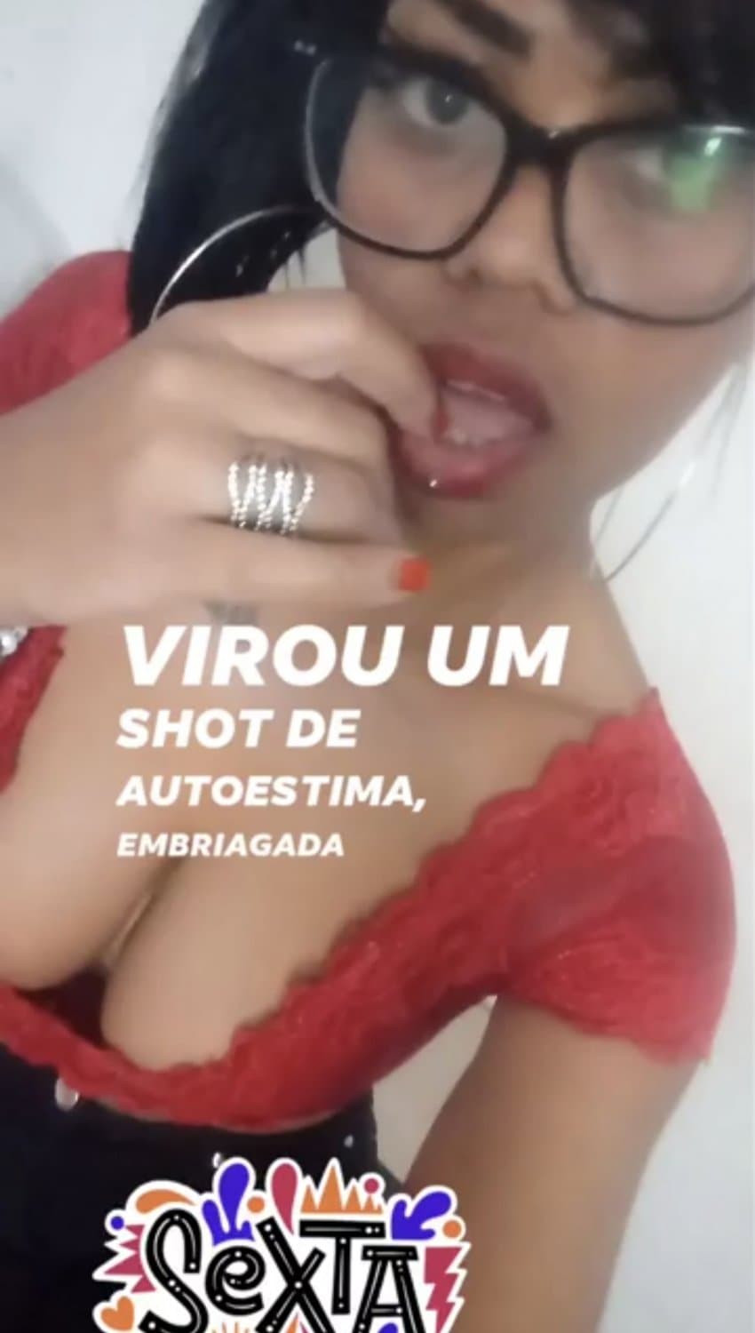 Click to view full size Coroa negra peituda gostosa e safada caiu na net se exibindo| Milf black tits