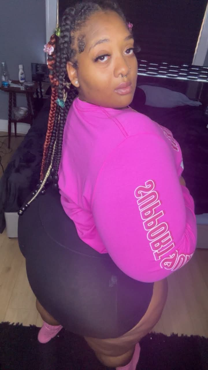 HUGE SSBBW SEXY ASS BOOTY