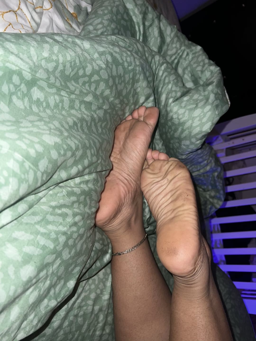 Wife’s slightly dirty soles