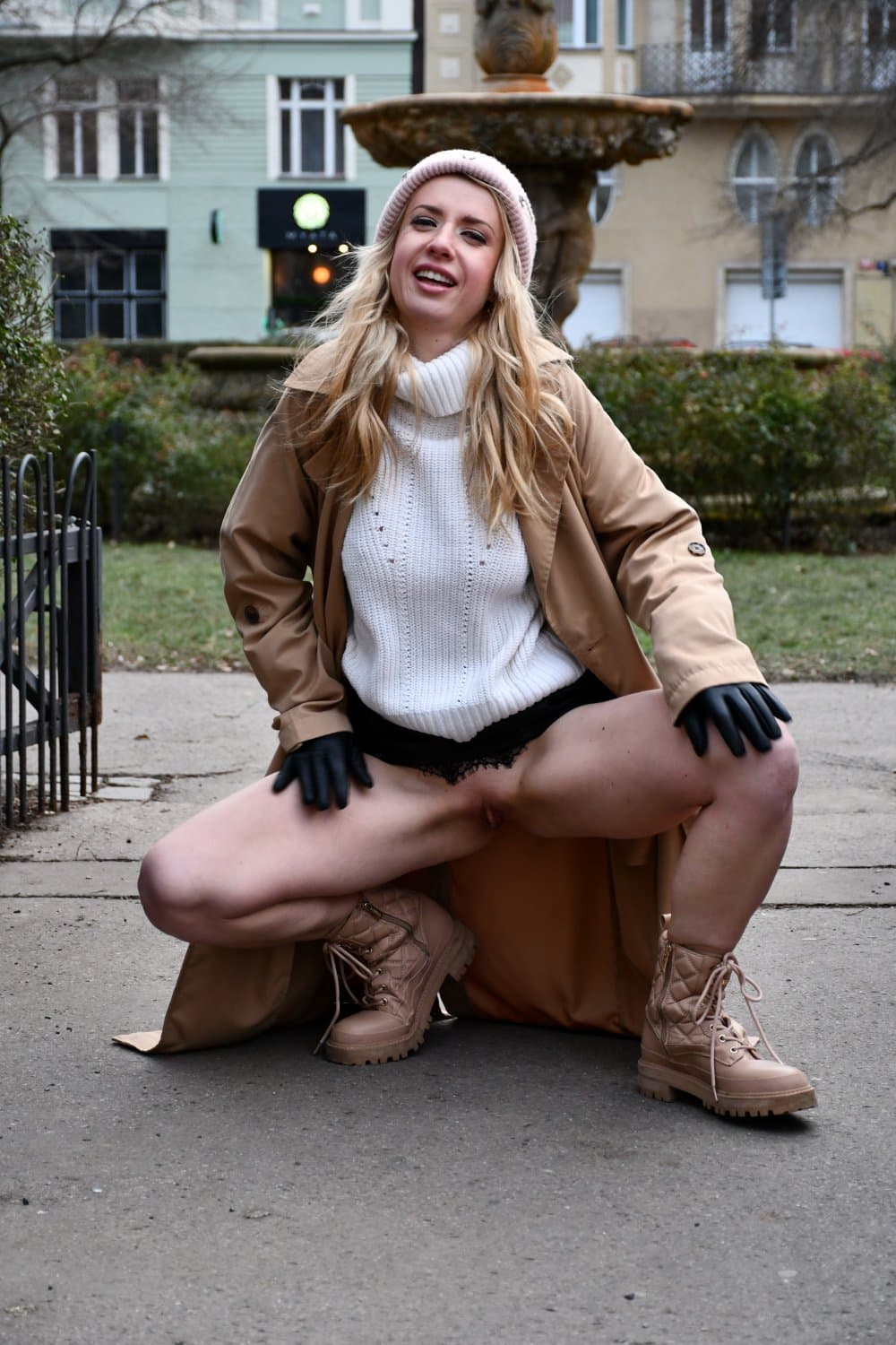 Bottomless Girls In Public 9