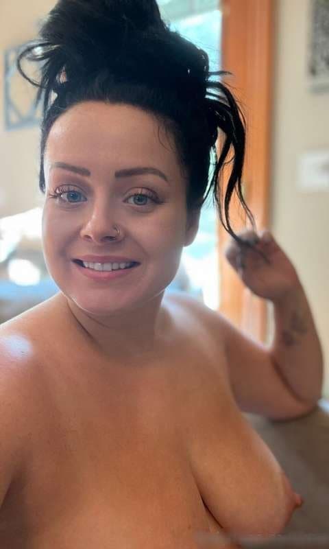 Request.. 32yr old - Missouri Ex St. Clair High School Teacher.. <> Married Wife..