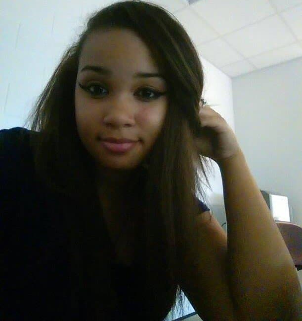 Leaked Cute and Chubby Ebony Girlfriend Gives Handjob and Gets Fingered like A Webslut Whore