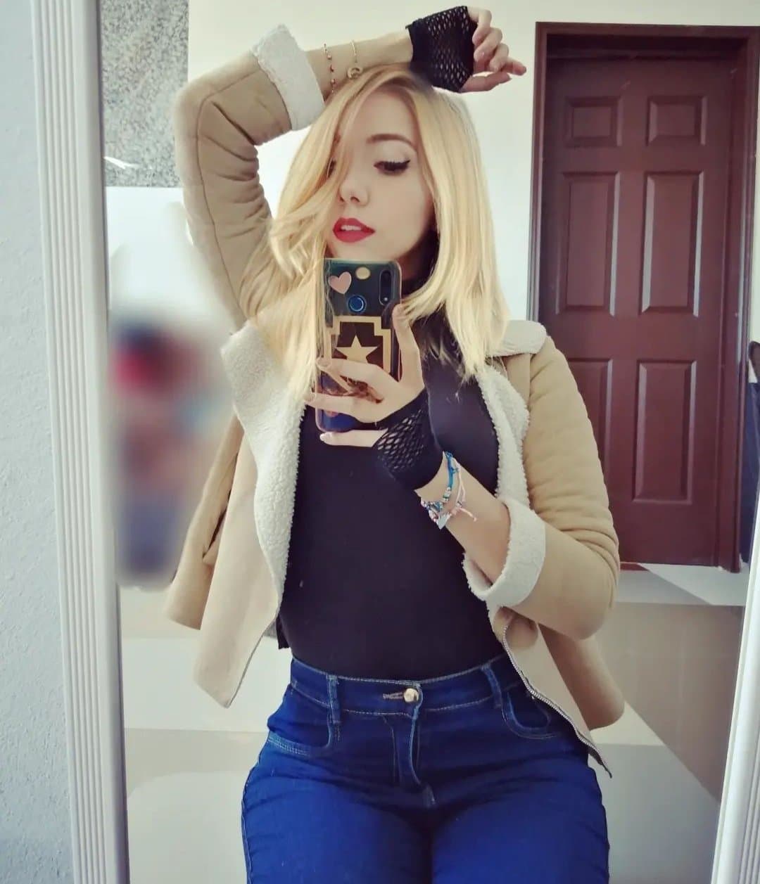 Hot teen cumslut cosplayer