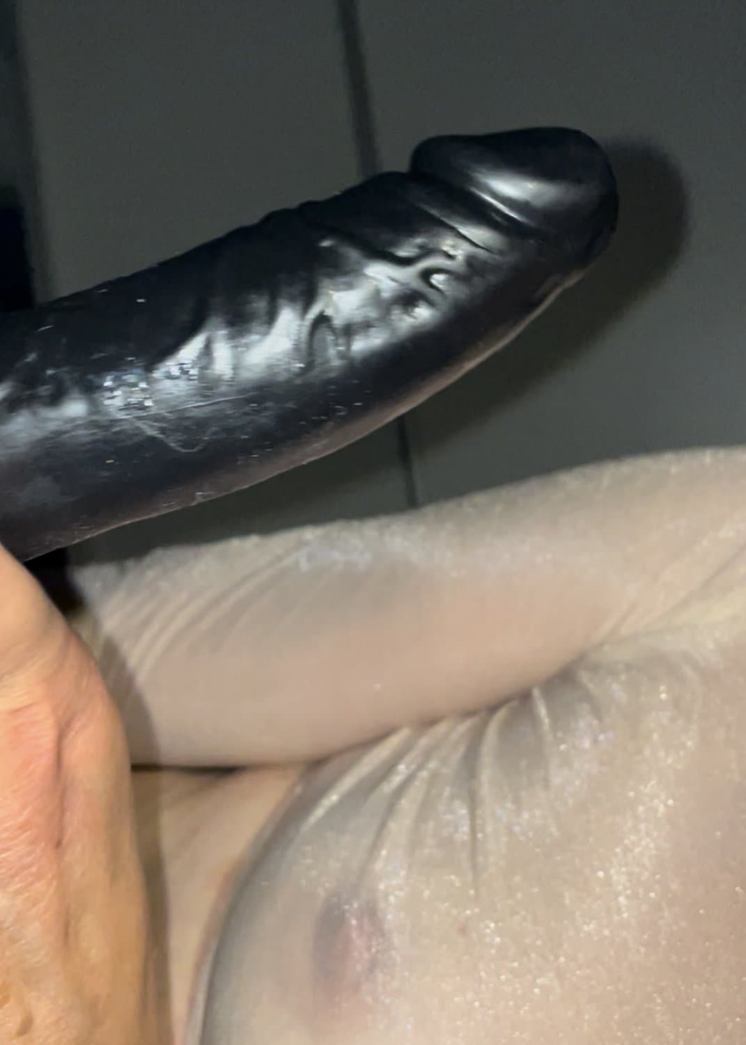 Sexy Dutch MILF Anna dildoing