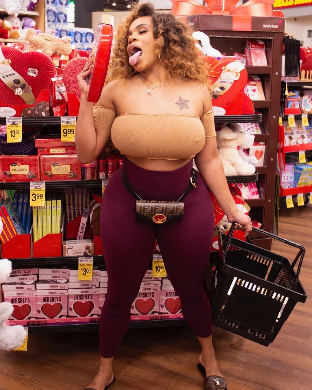 Dominique Chinn Preta Cavala Muito Gostosa