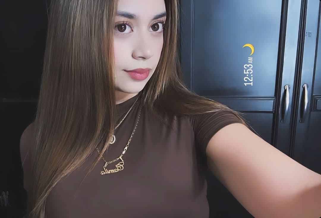 Chaparrita nalgona con algunos fakes