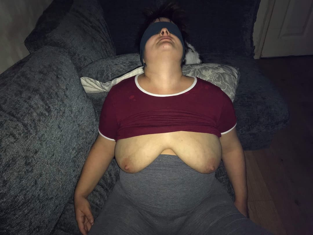 Chunky Pawg shows her wares and gets fucked