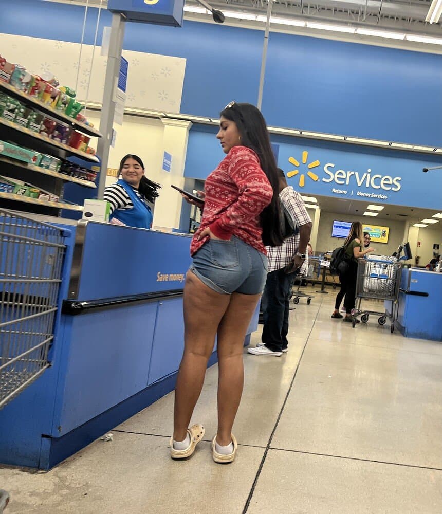 Click to view full size Sexy Middle Eastern Candid