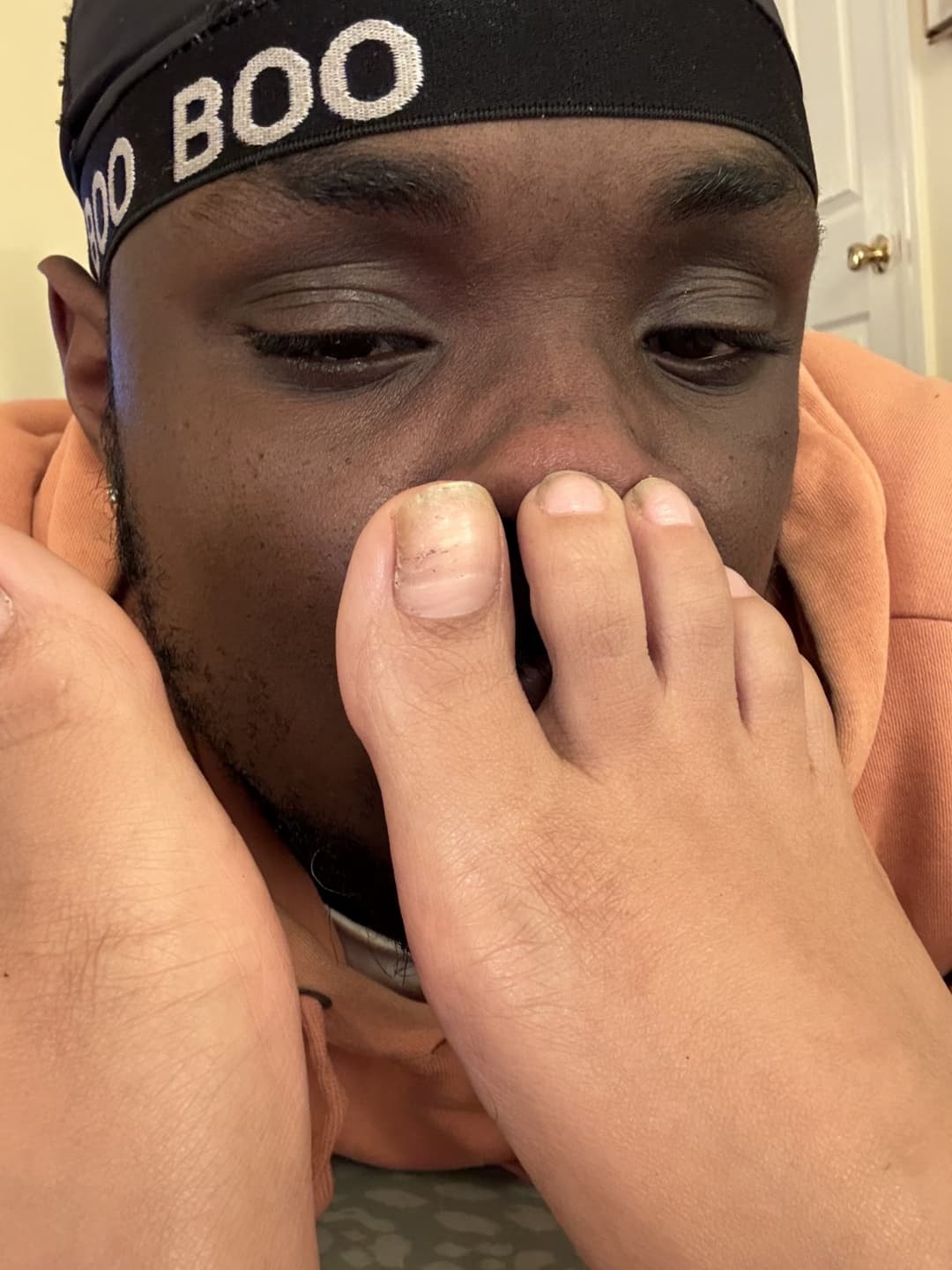 Smelling and kissing my wife’s big smelly feet (bare toenails)