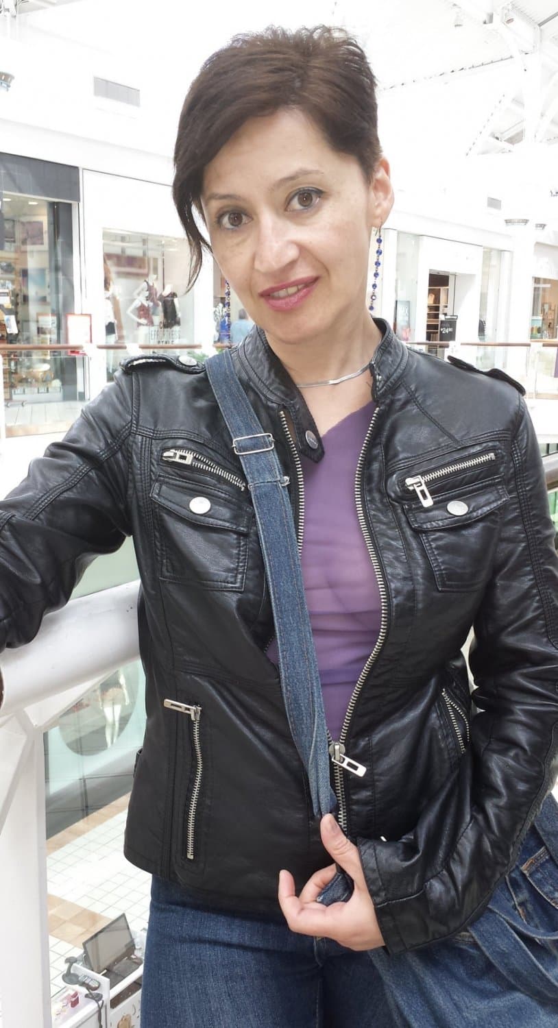 Click to view full size Fit Mature Trophy Wife Dressed Undressed Posing