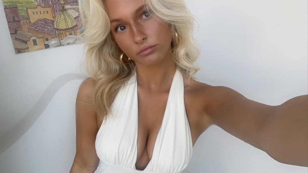 Perfect blonde IRL teen - sexy college PAWG goddess