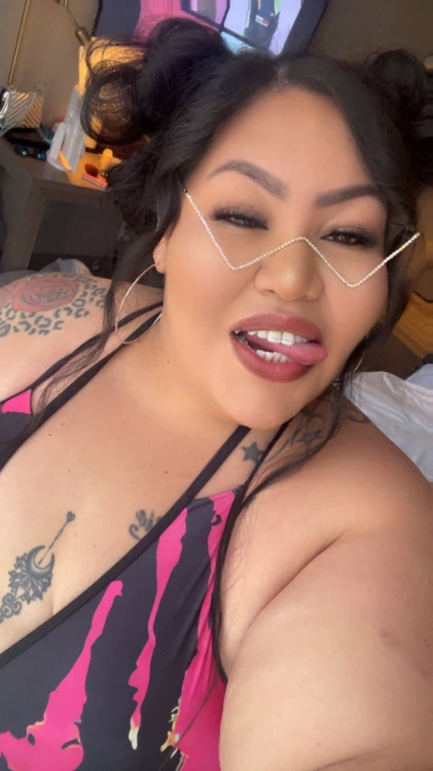 MASSIVE HUGE THICK BIG OLE BOOTY ASS SSBBW LATINA