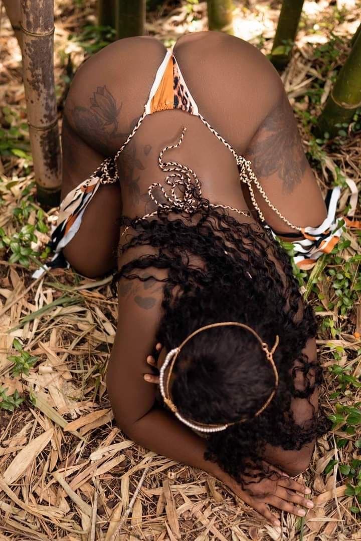 Click to view full size West Orlando baddie motion mel taking extreme backshots and get cumshot on her nice ass leaked