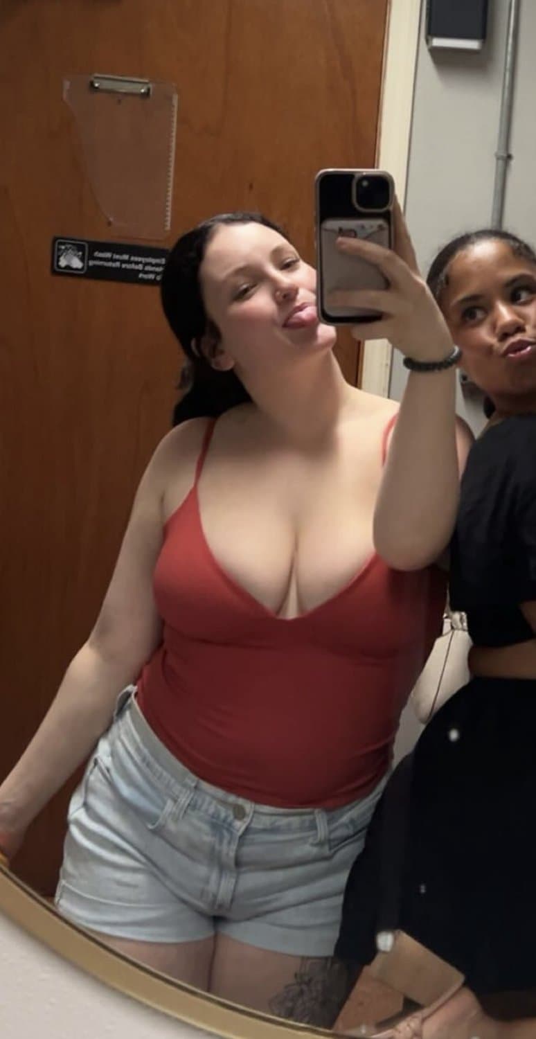 Big booty white girl only loves black dudes