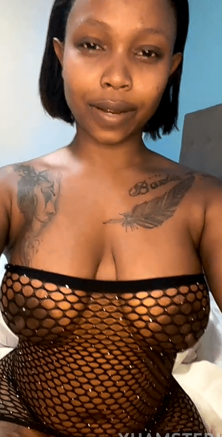 Sexy African big tits fishnets