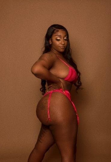 Los Angeles Crip Thot Sell Pussy State to State; Moved Near Hollywood, Florida