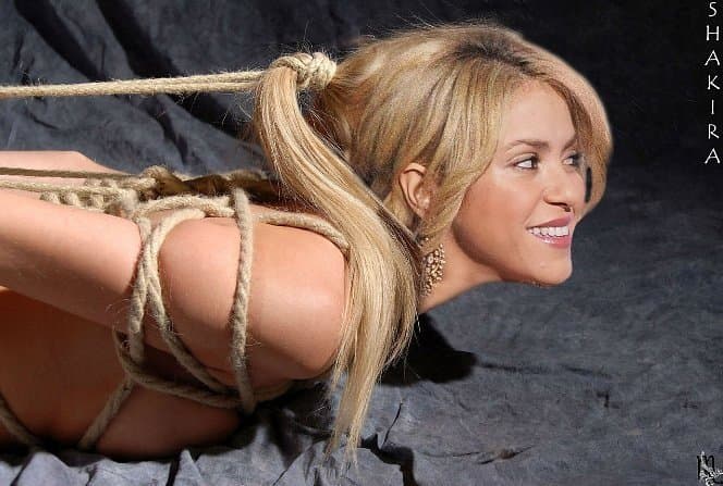 Shakira mostrando su culote caliente