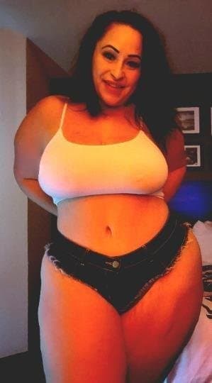 BAD DUMB THICK MATURE MILF MOM WHITE SNOWBUNNY MILF GOT ASS madura culona mama