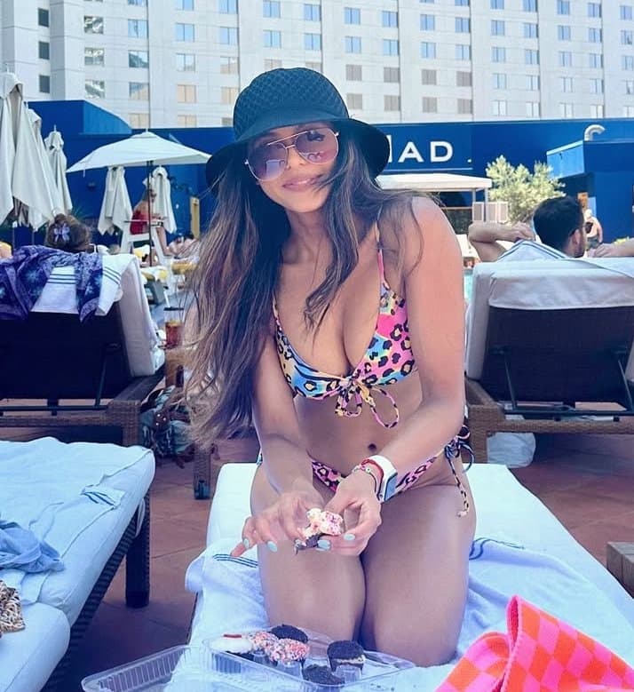 Click to view full size Emily Agard - Desi brown whore loves showing off those curry cannons & her feet for us to beat off