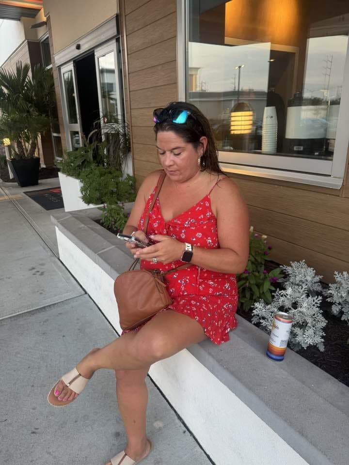 Click to view full size Webslut Wife Karlie Returns Again