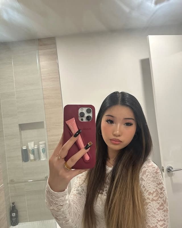 Sexy petite ABG teen Leilani