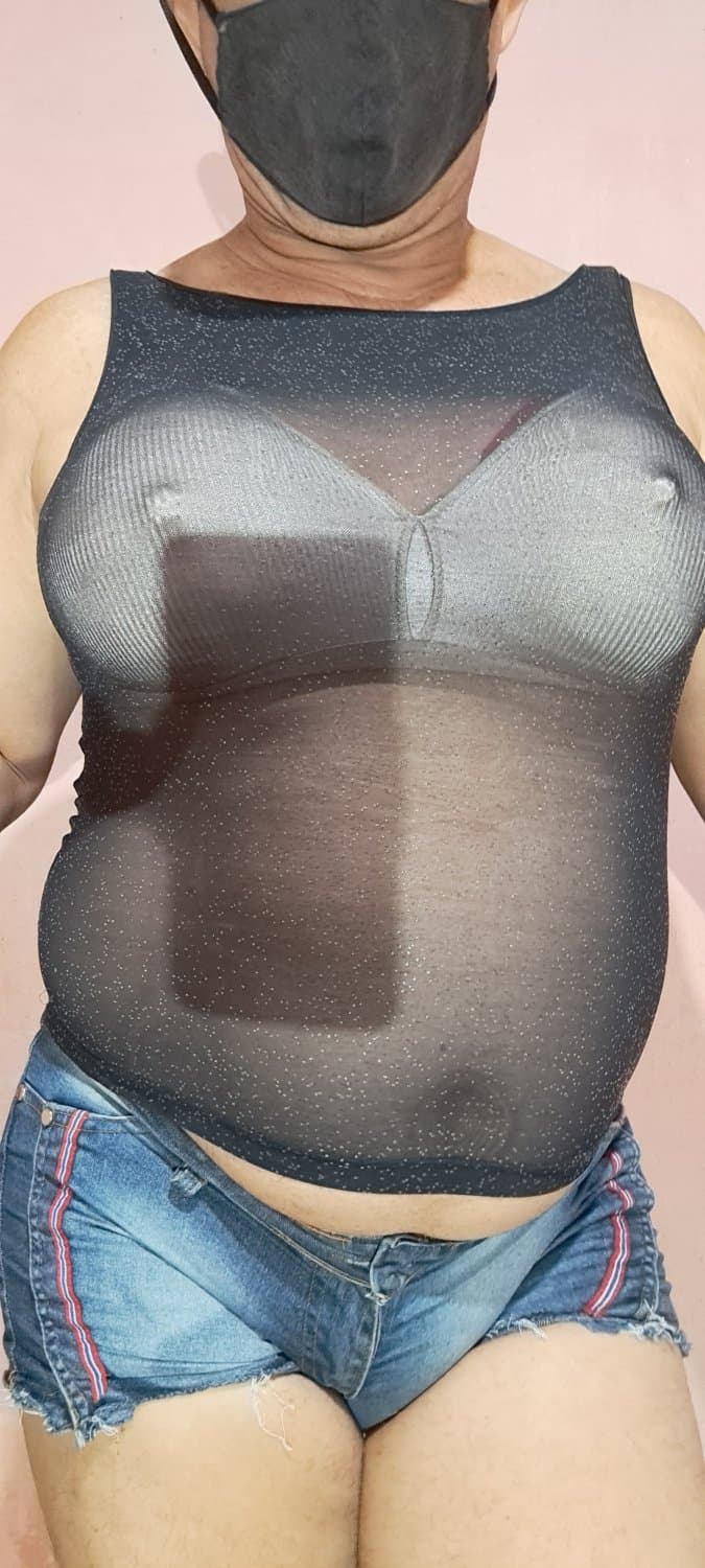 mostrando meu cuzinho