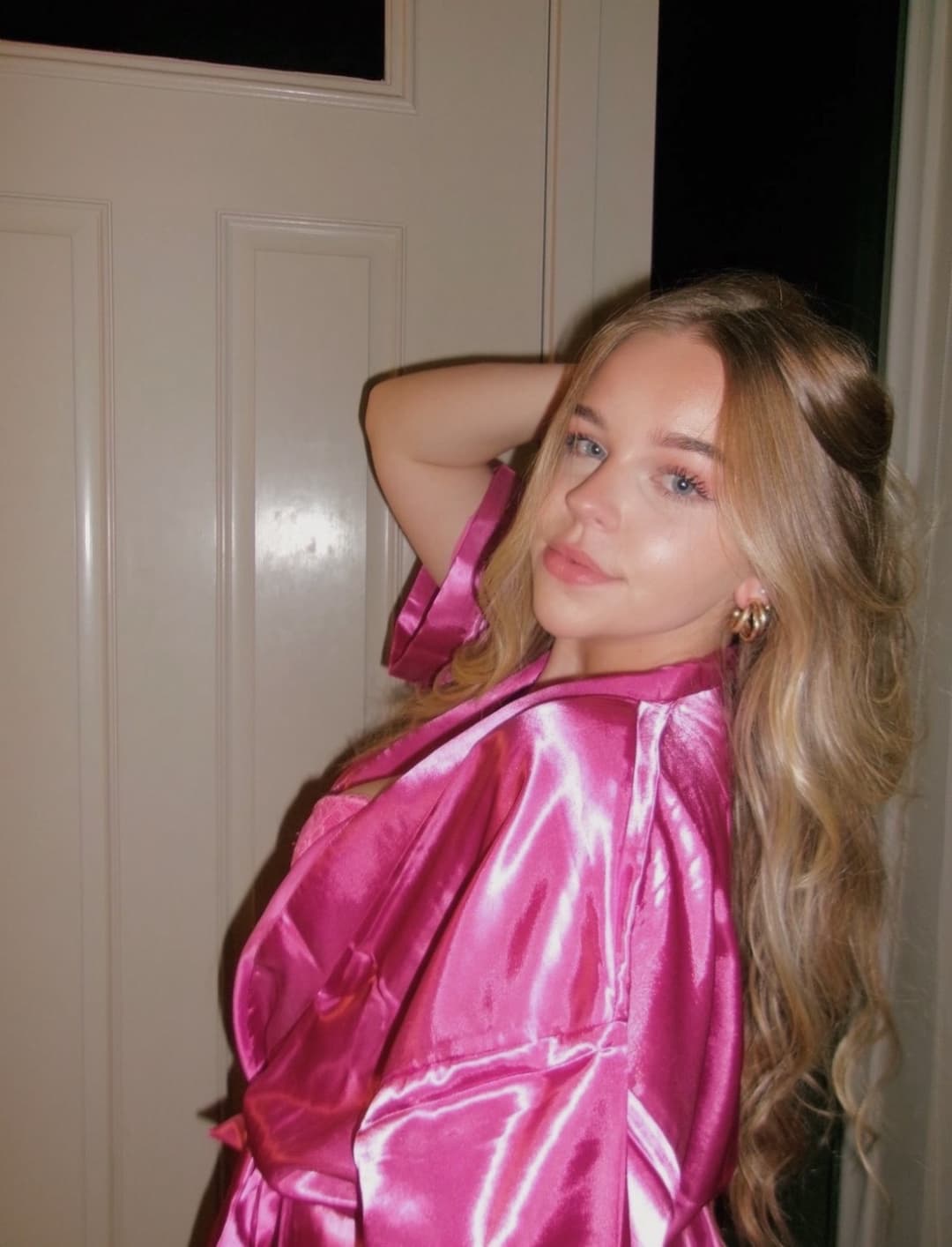 Click to view full size Blonde slut Brenna