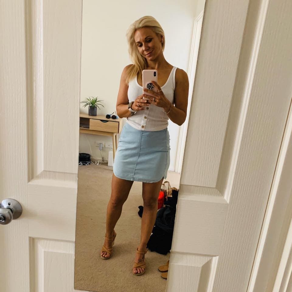 Blonde Mature MILF Kelly M Wilson Needs Cumshot on Her Face