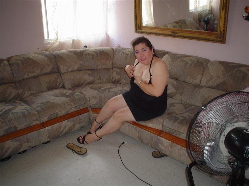 Mirna Lorena caliente amateur en real casero